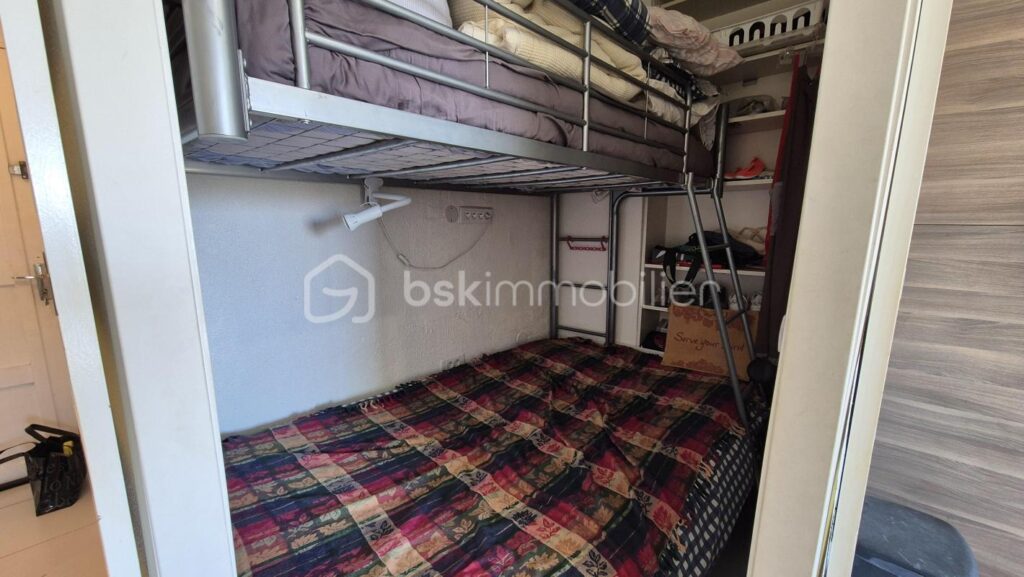 A VENDRE APPARTEMENT STUDIO CABINE DE 26M² A SAINT CYPRIEN PLAGE – LES CAPELLANS – PARKING PRIVE – PISCINE – PROCHE DE LA PLAGE ET DES COMMERCES – 1 pièce – NR chambres – 26 m²