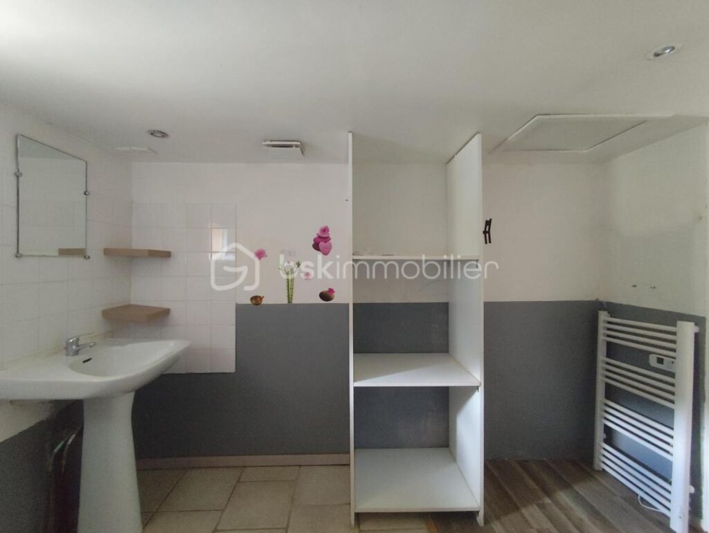 🏡 Maison de village 120 m² – Atypique & pleine de charme – Jardin intimiste 🌿 – 5 pièces – 3 chambres – 120 m²