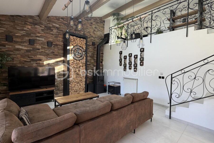 Maison à vendre à Roquefort les pins