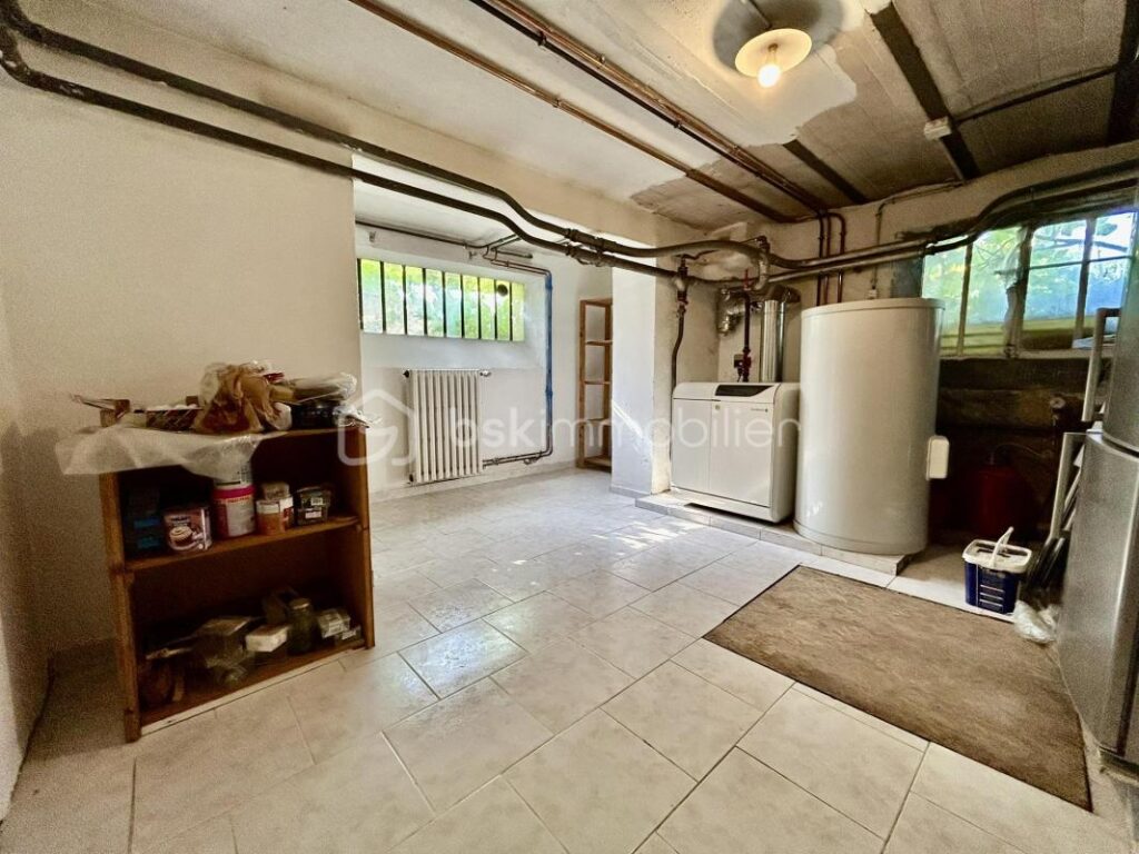 Maison 7 pièces de 170m² à CHARTRETTES (77590) – 7 pièces – 5 chambres – 170 m²