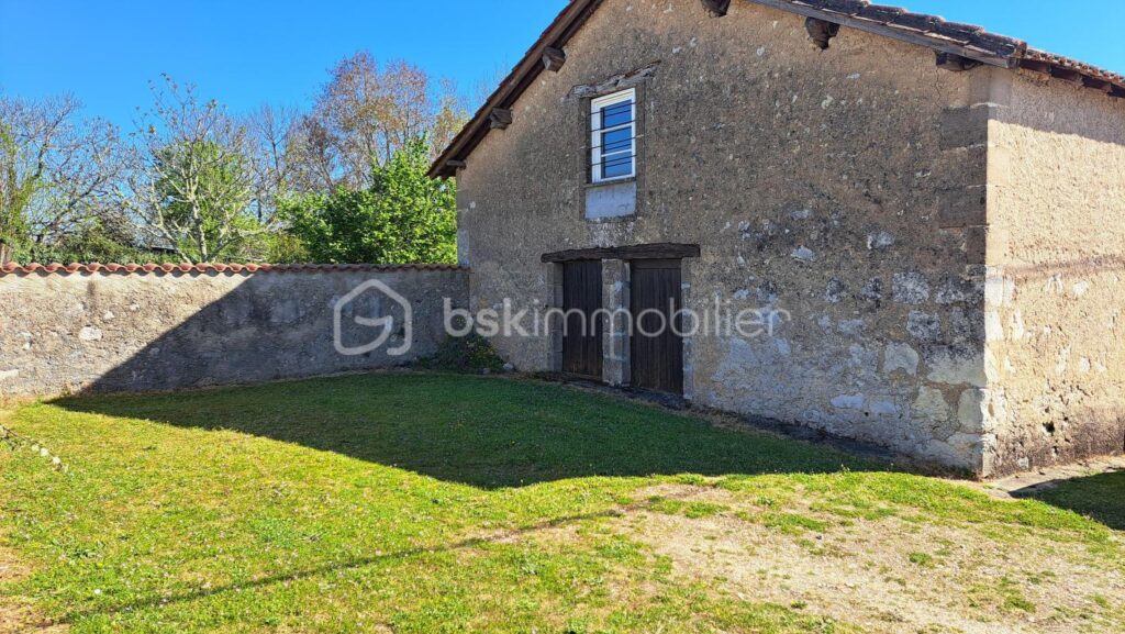 Corps de ferme – 4 pièces – 3 chambres – 136 m²