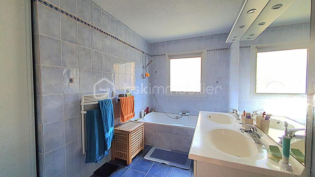 MAISON 119 M² – PLEIN SUD – 3 CHAMBRESS – TERRAIN 990 M² – VUE EXCEPTIONNELLE – 4 pièces – 3 chambres – 119 m²