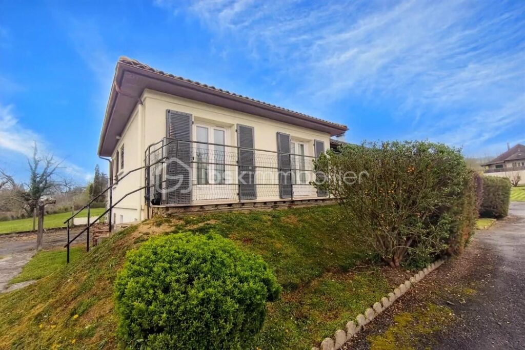 Maison familiale entièrement rénovée secteur recherché – 6 pièces – 4 chambres – 140 m²