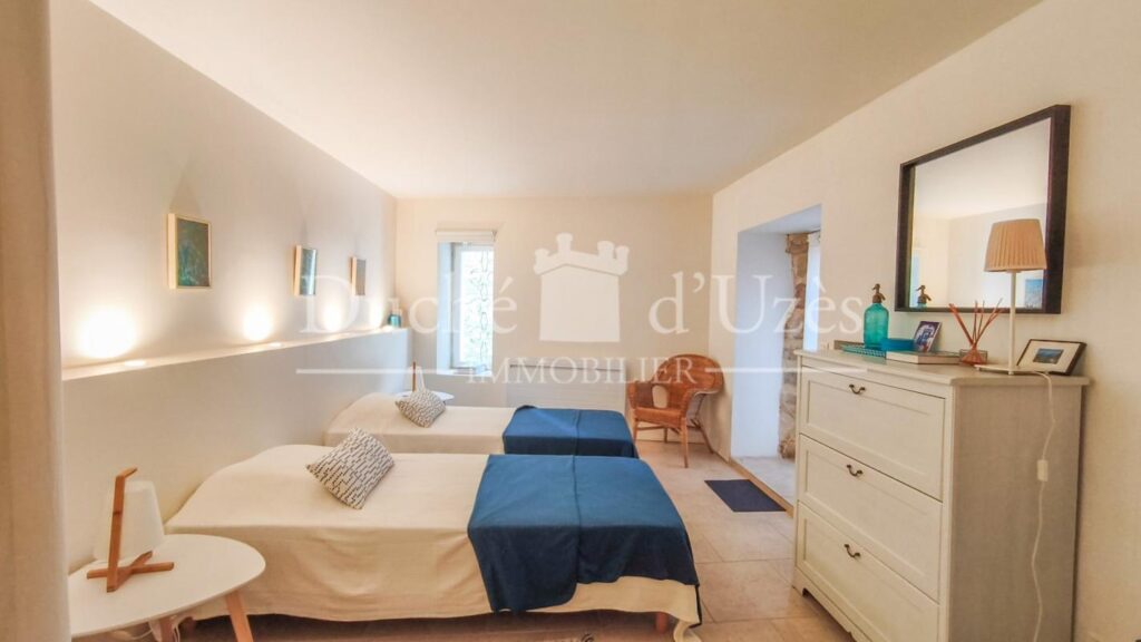 Maison – 6 pièces – 3 chambres – 150 m²