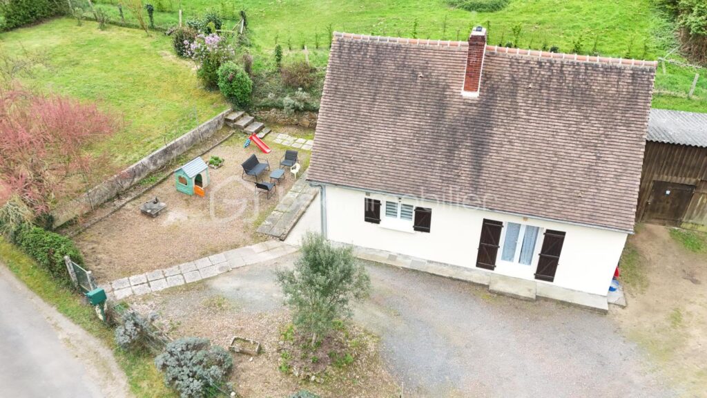 Maison de 87m2 avec terrain de 800m2 – 4 pièces – 3 chambres – 87 m²