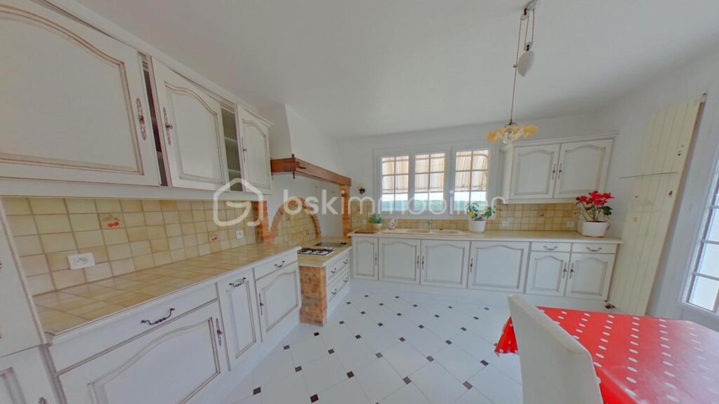 ✨ Maison traditionnelle avec vue panoramique – Cadre exceptionnel à 3 min de Pont-sur-Yonne ✨ – 5 pièces – 4 chambres – 140 m²