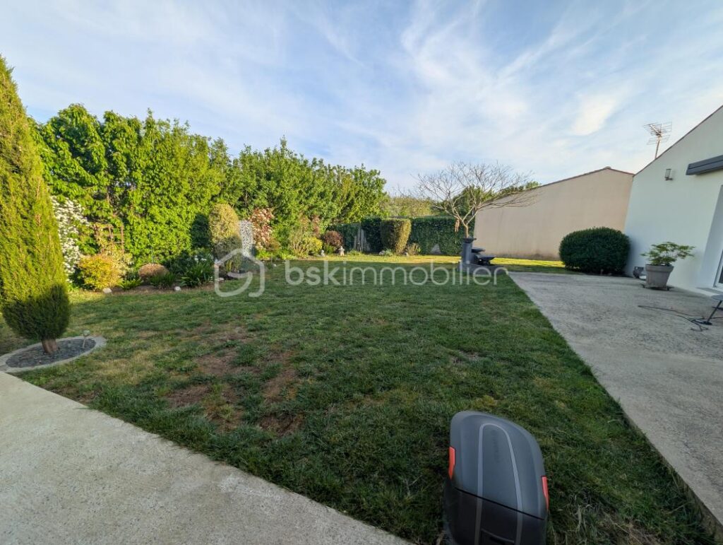 Maison 3 chambres – Jardin arboré 450m2– Garage – Aucun travaux – Soubise – 4 pièces – 3 chambres – 97 m²