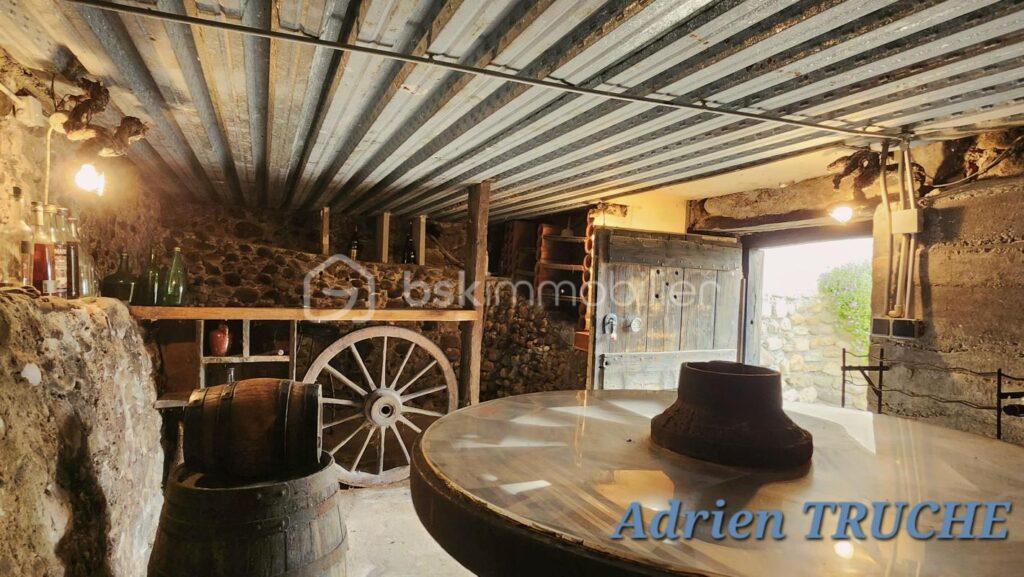 Corps de ferme rénové évolutif – Environnement verdoyant et calme – Belle performance thermique – 5 pièces – 3 chambres – 138 m²