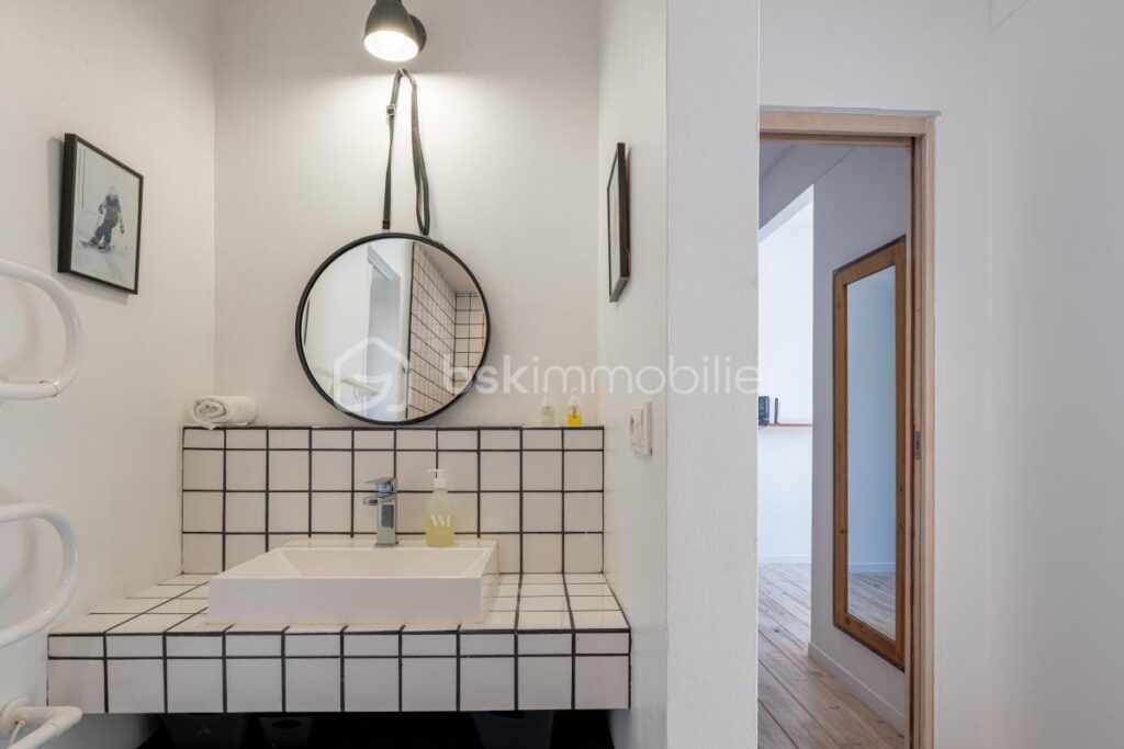 Maison d&rsquo;architecte 8 pièces 200m² Dngy-Saint-Clair – 8 pièces – 4 chambres – 185 m²