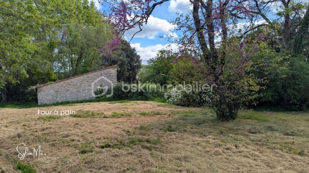 Ancienne grange en pierre sur 2,7 hectares avec vue dégagée au calme – 4 pièces – 3 chambres – 140 m²