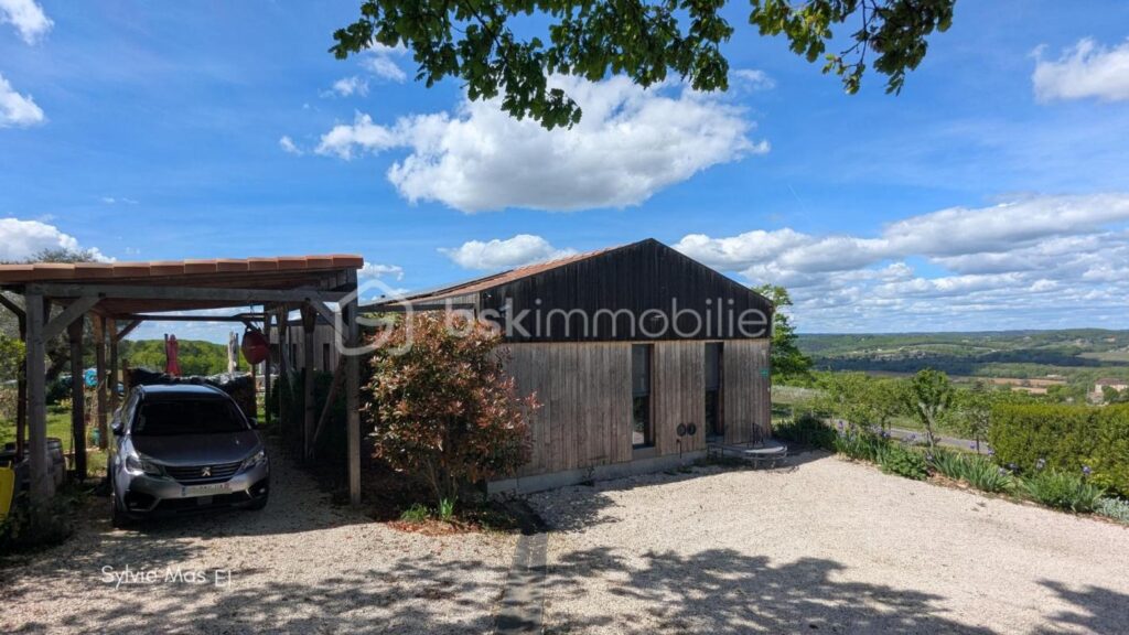 Propriété contemporaine avec vue panoramique – piscine – 7 pièces – 6 chambres – 204 m²