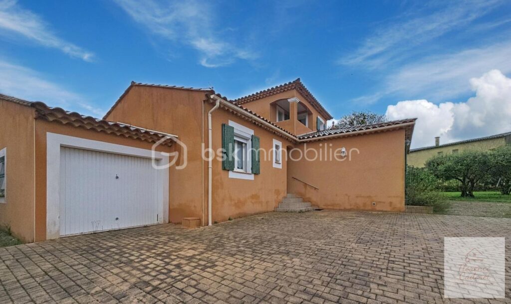 VILLA RECENTE A 10 MIN D&rsquo;UZES – 4 pièces – 3 chambres – 112 m²