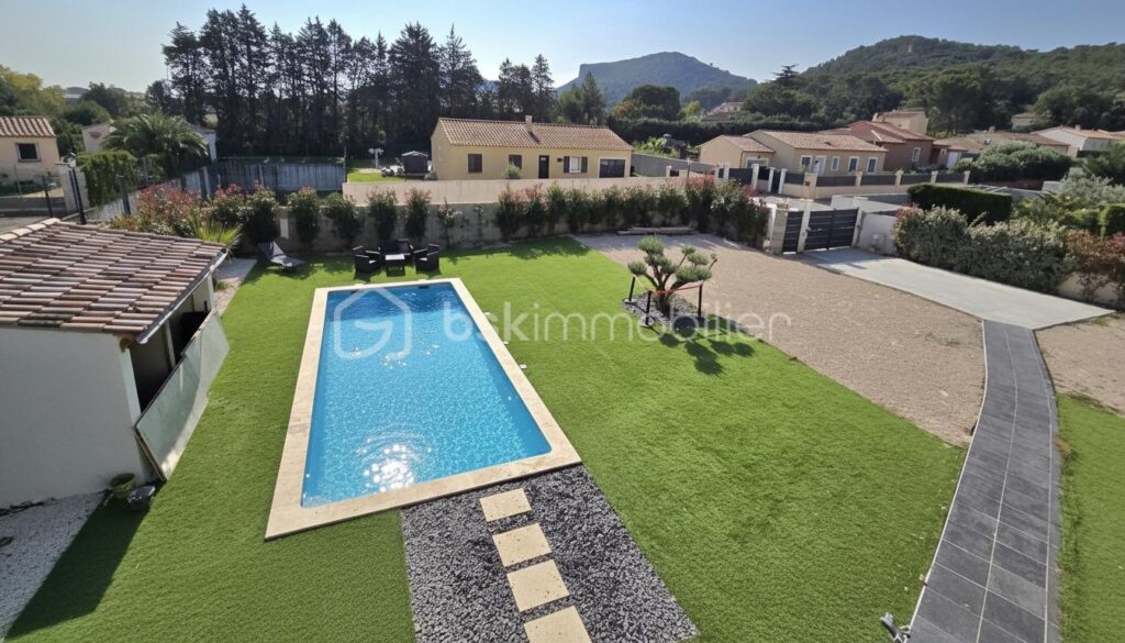 Villa contemporaine avec suite parentale en RDC, piscine, garage et grand jardin – 6 pièces – 4 chambres – 188 m²