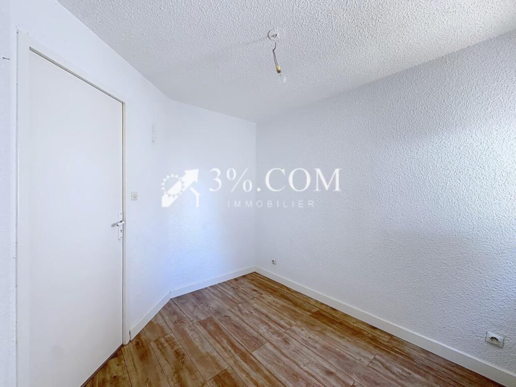 T2 rdc avec charmante terrasse, parking privé & local à vélo – 2 pièces – 1 chambre – 31 m²