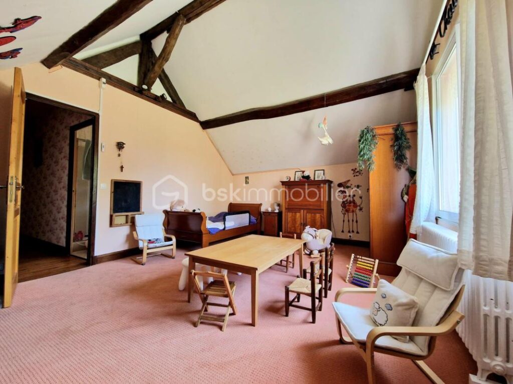 Magnifique propriété avec jardin arboré, au calme et sans vis-à-vis ! – 11 pièces – 7 chambres – 381 m²