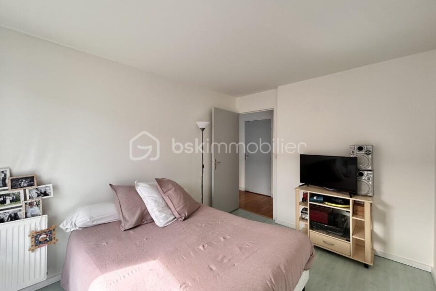 Appartement à vendre à Creteil — Vue sur la ville — photo 15