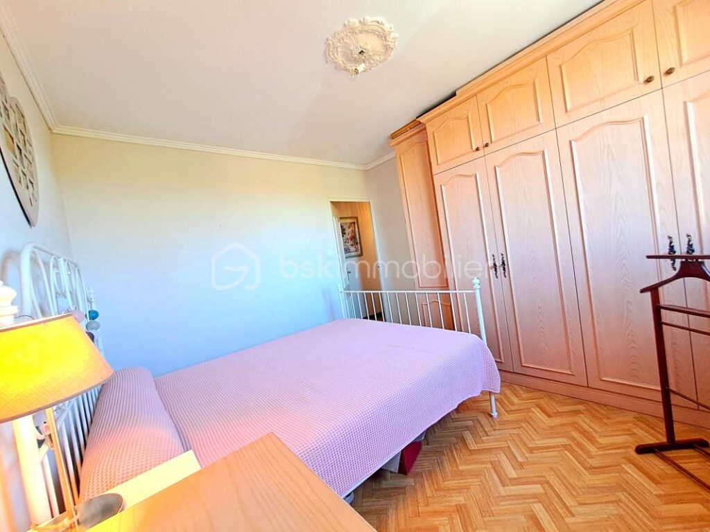 CONFORTABLE T2 – COSY – 57 m2 – BIEN AU CALME ET TRES CHARMANT – – 2 pièces – 1 chambre – 57 m²