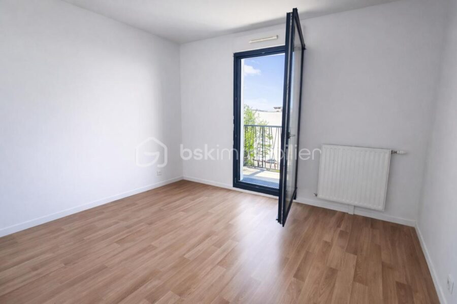 Appartement à vendre à Aubervilliers — Vue sur la ville — photo 15