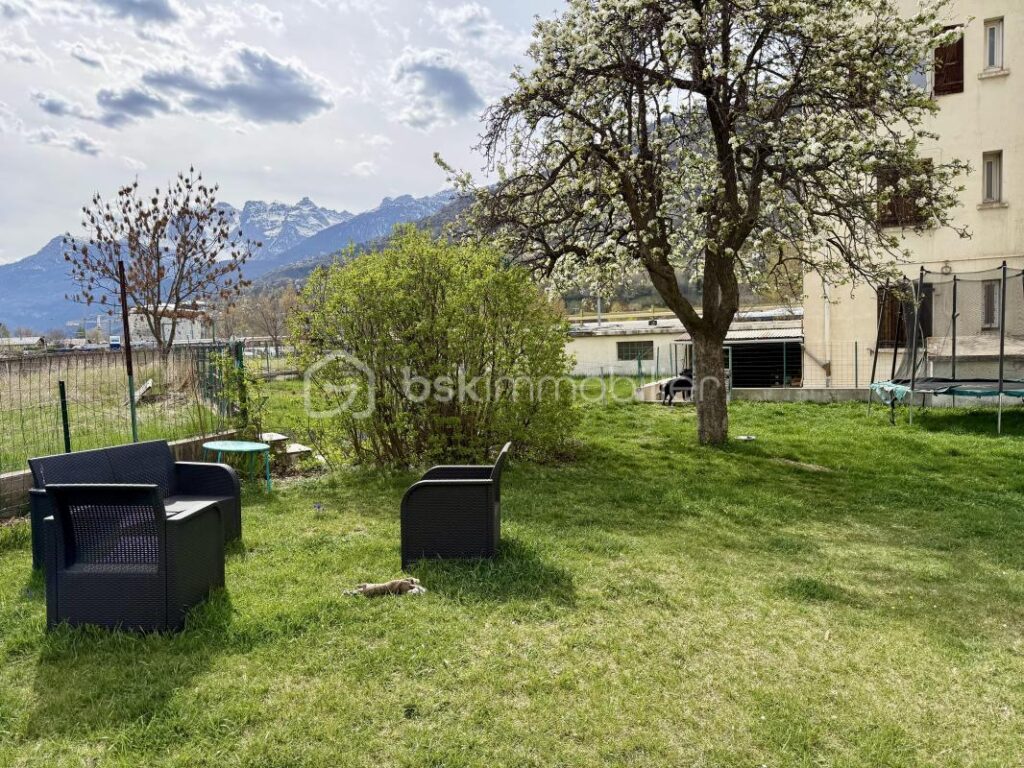 Appartement 4 pièces lumineux et vue montagne dégagée – 4 pièces – 3 chambres – 95 m²