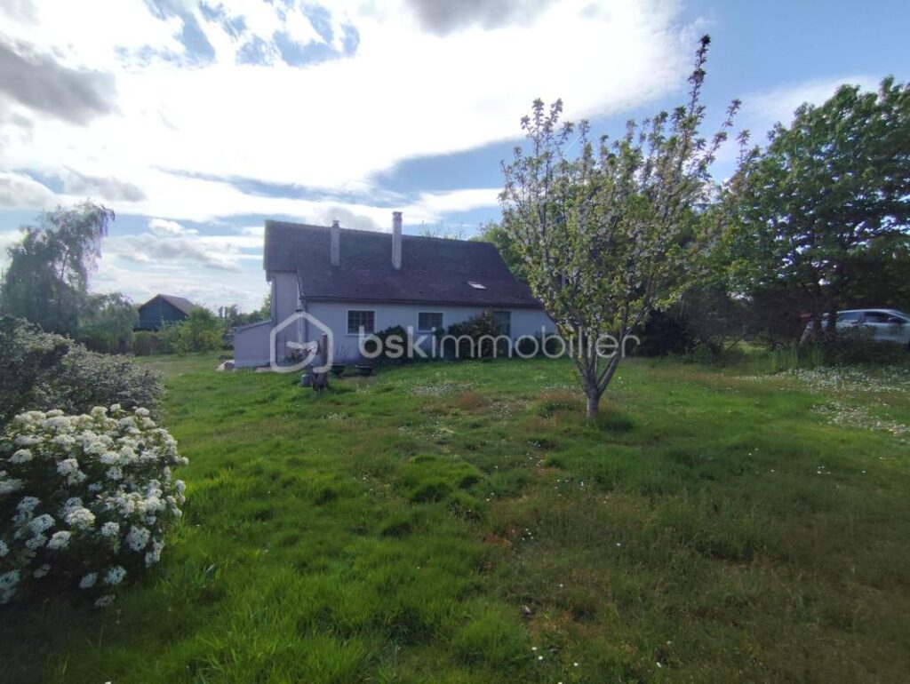 Maison de charme dans le Perche — terrain 9 700 m² – 4 pièces – 2 chambres – 90 m²