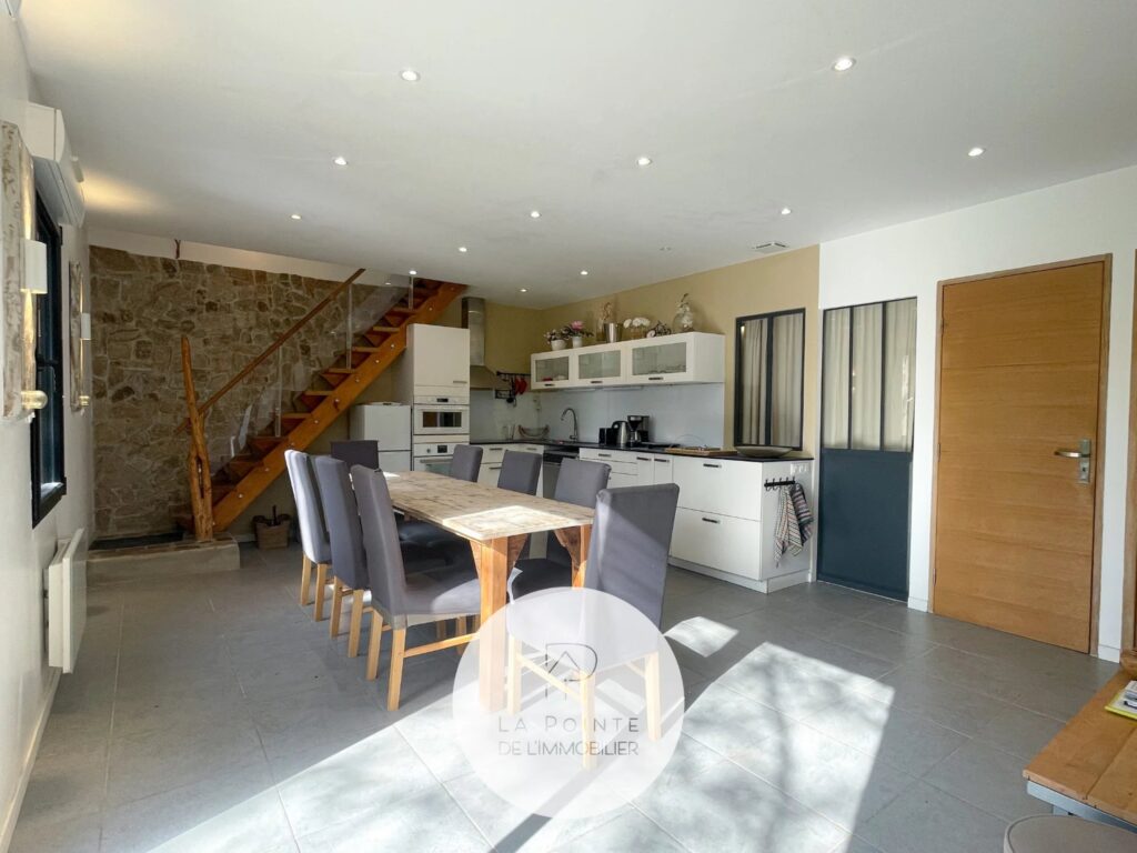 Villa contemporaine avec piscine intérieure – À 500 m de la plage, Erquy – 6 pièces – 4 chambres – 111 m²