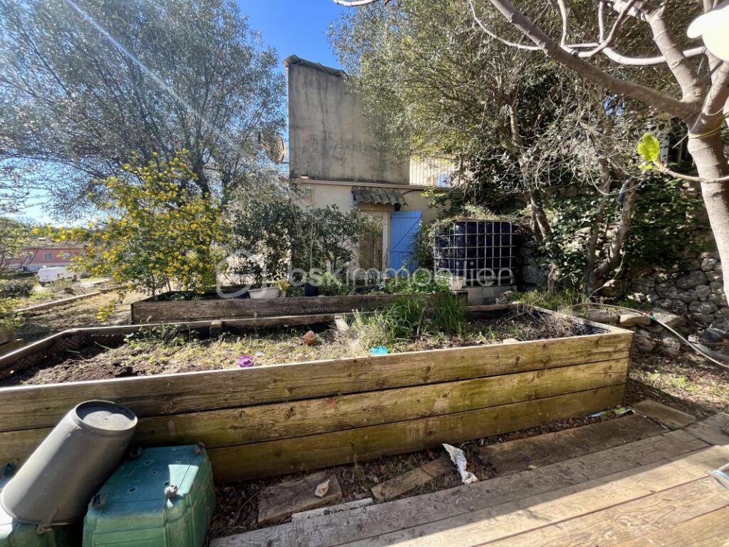 VILLA T4 + T2 – Saint Paul En Forêt – Vue exceptionnelle, au calme avec un fort potentiel ! – 6 pièces – 4 chambres – 145 m²