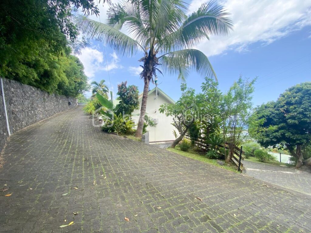 VILLA F5/6 AVEC VUE MER EXCEPTIONNELLE – 5 pièces – 4 chambres – 200 m²