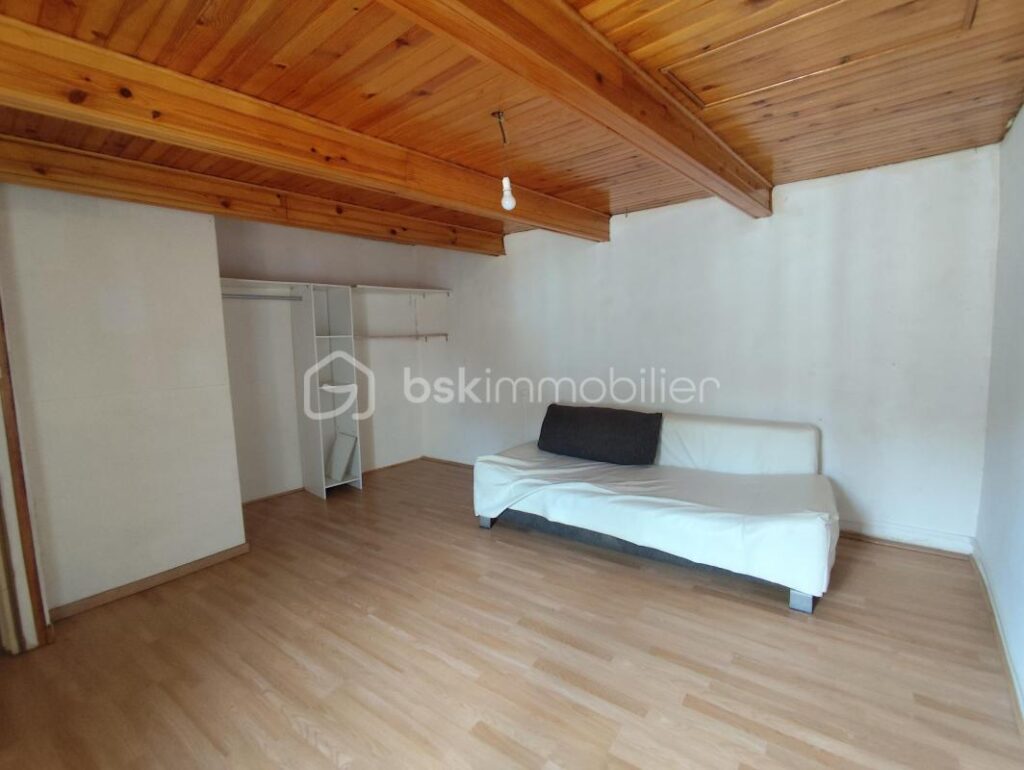 🏡 Maison de village 120 m² – Atypique & pleine de charme – Jardin intimiste 🌿 – 6 pièces – 3 chambres – 120 m²