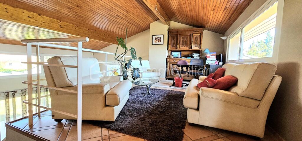 Villa d&rsquo;architecte – 7 pièces – 4 chambres – 181 m²