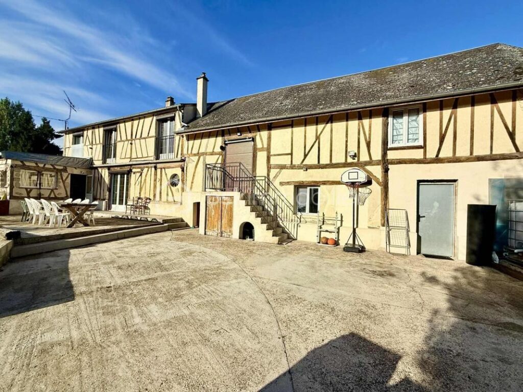 Maison à rénover 4-5 Chambres avec Jardin – 7 pièces – 4 chambres – 147 m²