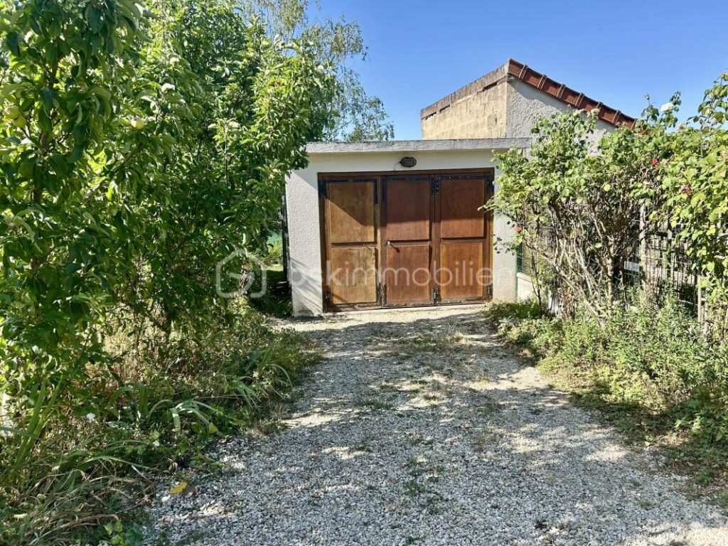 Maison 7 pièces de 170m² à CHARTRETTES (77590) – 7 pièces – 5 chambres – 170 m²