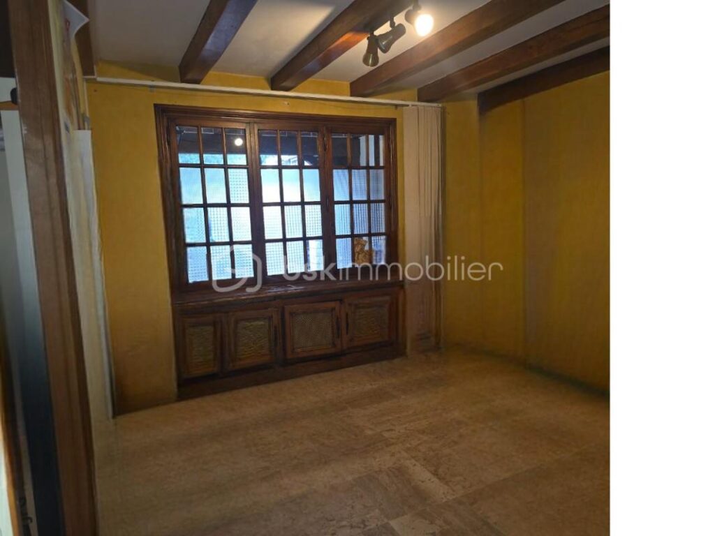 Grande Maison ancienne de caractère à Sens – 11 pièces – 9 chambres – 383 m²