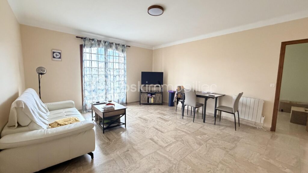 Maison 4 faces – 8 pièces – 5 chambres – 188 m²