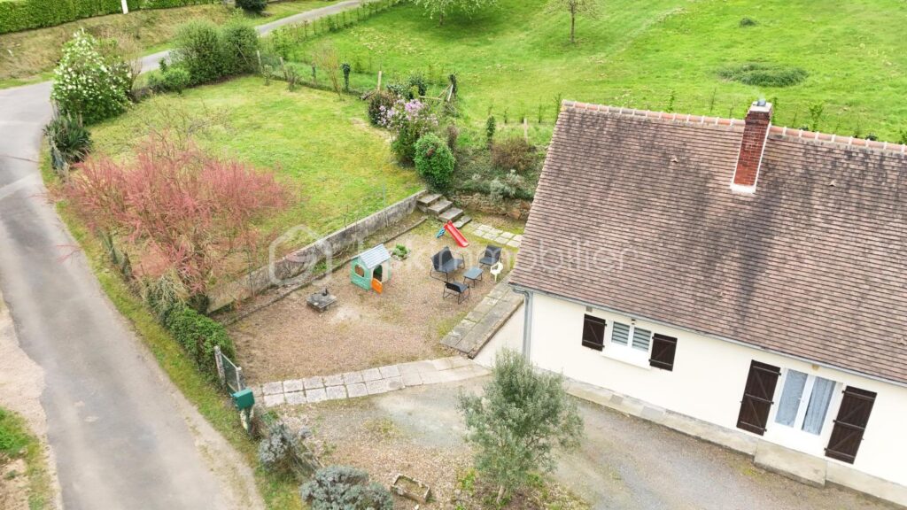 Maison de 87m2 avec terrain de 800m2 – 4 pièces – 3 chambres – 87 m²