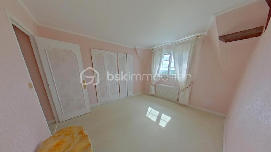 ✨ Maison traditionnelle avec vue panoramique – Cadre exceptionnel à 3 min de Pont-sur-Yonne ✨ – 5 pièces – 4 chambres – 140 m²