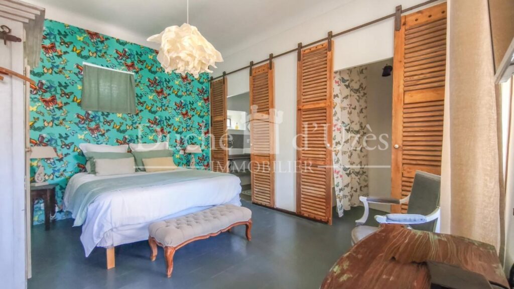 Maison – 14 pièces – 7 chambres – 330 m²