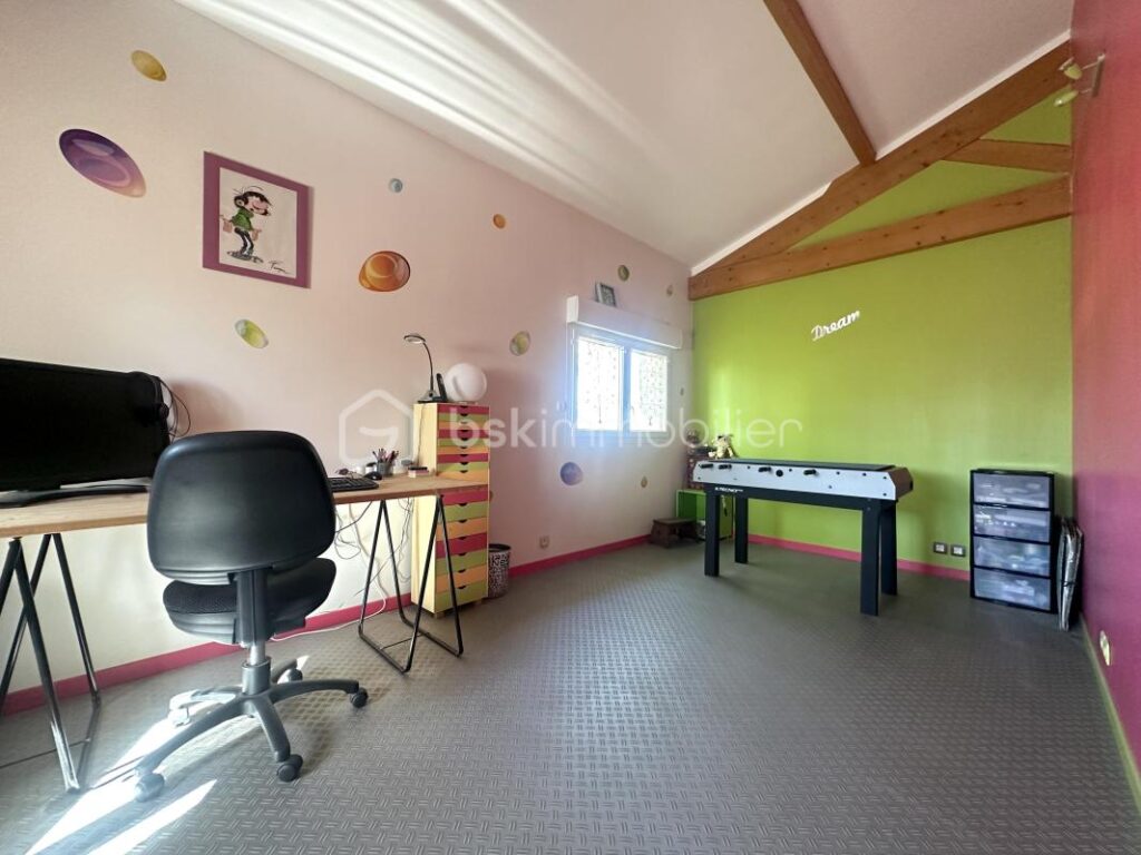 VILLA 7 PIÈCES – 200M2 – 7 pièces – 5 chambres – 200 m²