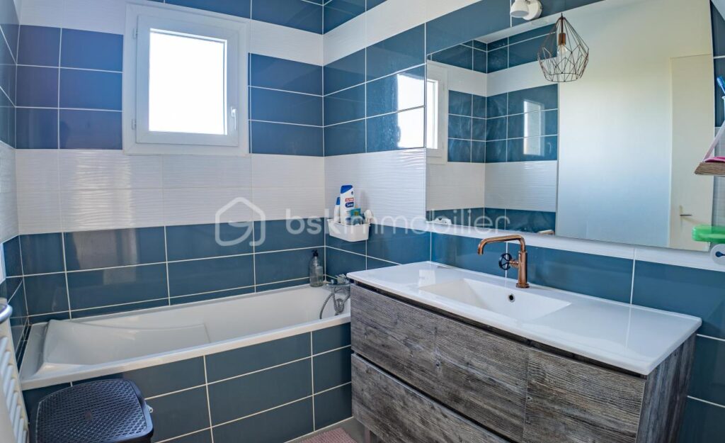 Maison traditionnelle récente avec vue idyllique benignoise – 4 pièces – 3 chambres – 98 m²