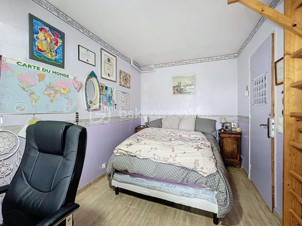 Maison traditionnelle 6 pièces au calme avec sous-sol/garage/terrasse/carport/jardin – 6 pièces – 5 chambres – 135 m²