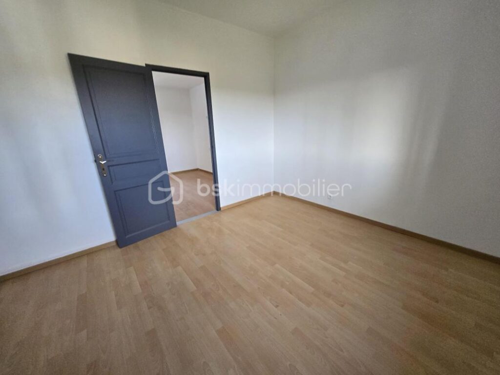 Magnifique Maison de village de 133m² à Saint Léger des Vignes – 6 pièces – 5 chambres – 133 m²