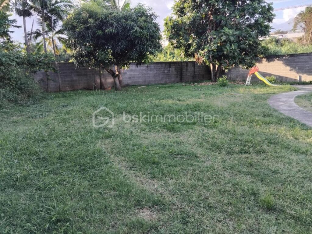 Villa d’architecte moderne de 295 m² : un véritable HAVRE DE PAIX dans le sud de la Réunion ! – 7 pièces – 5 chambres – 295 m²