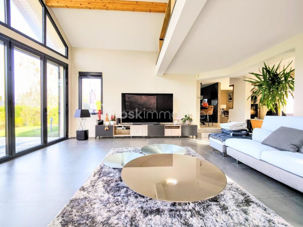 Maison contemporaine charmante et spacieuse à Jouars-Pontchartrain – 8 pièces – 3 chambres – 233 m²