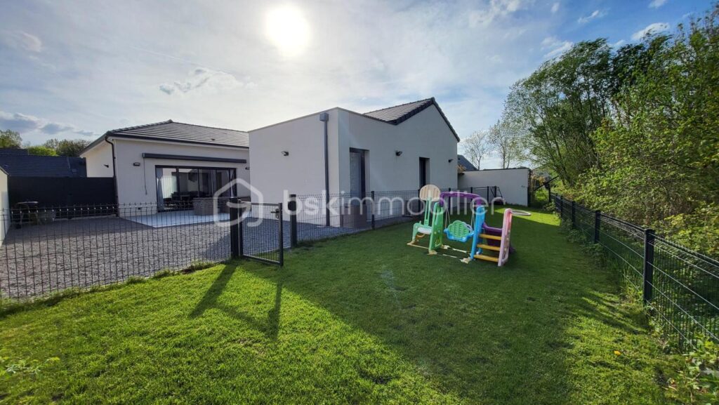 Maison plain pied tout confort – 6 pièces – 4 chambres – 156 m²