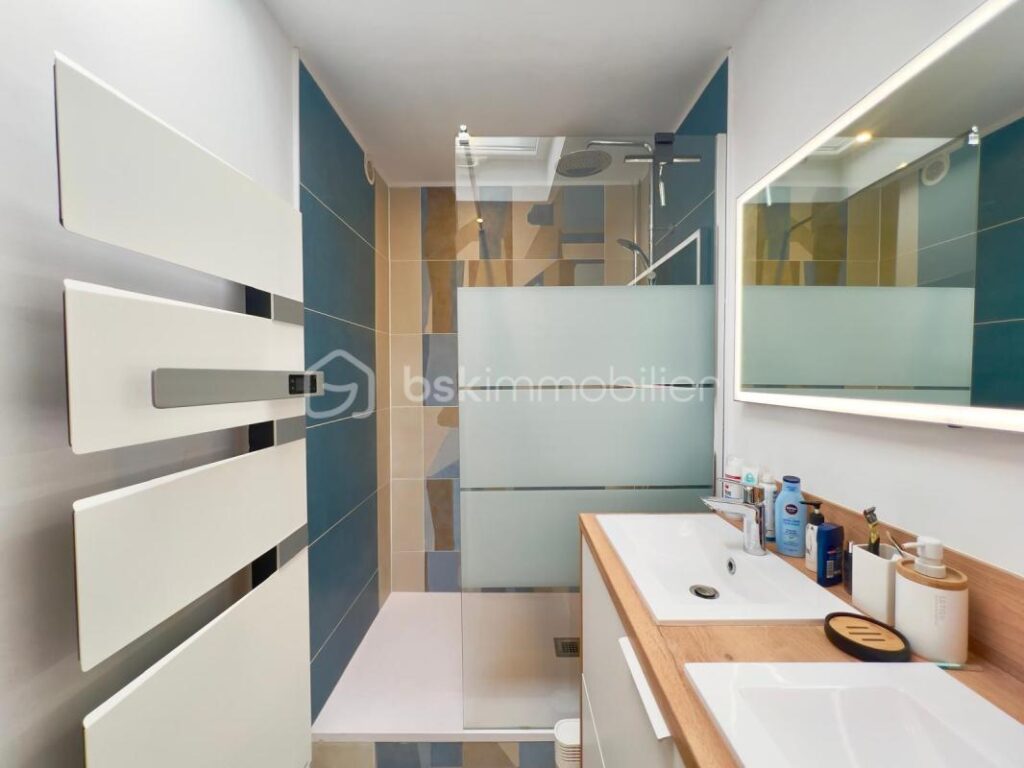 Appartement d&rsquo;exception au Port de CARNON-PLAGE – 3 pièces – 1 chambre – 64 m²