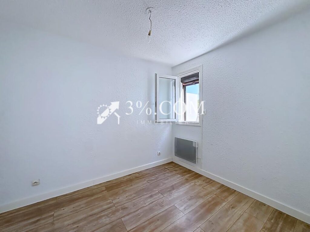 T2 rdc avec charmante terrasse, parking privé & local à vélo – 2 pièces – 1 chambre – 31 m²