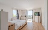 MAISON FAMILIALE AVEC VUE DÉGAGÉE, AU CALME DANS UN CADRE EXCEPTIONNEL PROCHE COMMODITÉS – 8 pièces – 5 chambres – 241 m²