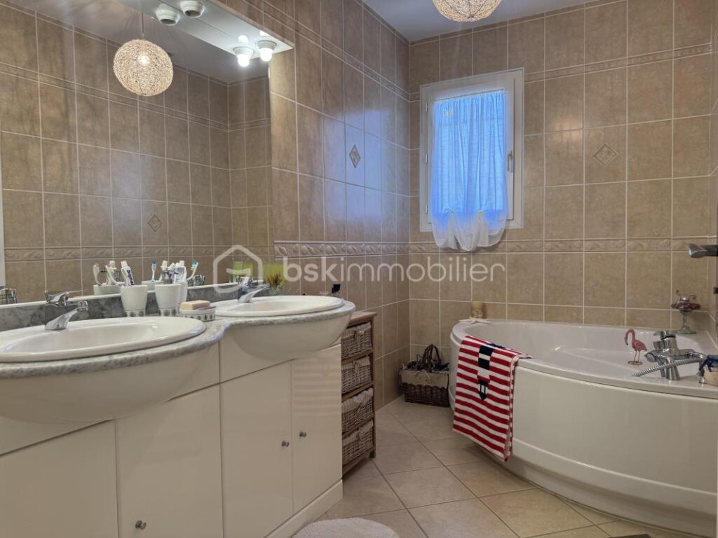 ** ** VILLA PLAIN-PIED 4 FACES AVEC PISCINE & VUE EXCEPTIONNELLE SUR LES CORBIÈRES ** ** – 5 pièces – 4 chambres – 109 m²