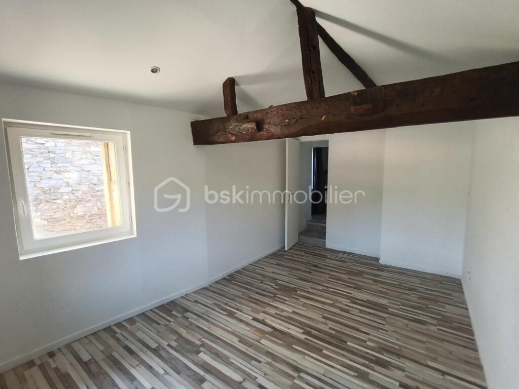 ✨ MAISON DE VILLAGE – 105 m² – 3 CHAMBRES – JARDIN – GARAGE ✨ – 5 pièces – 3 chambres – 105 m²