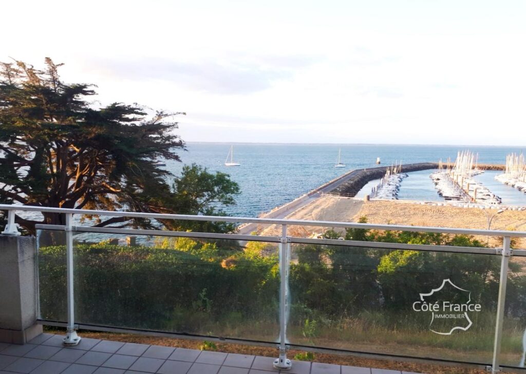 Appartement duplex exceptionnel – 170 m2 face à la mer dans – 6 pièces – 4 chambres – 170 m²