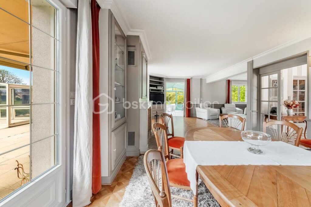 Maison d’exception de 200 m² avec piscine et domaine de 15 000 m² – Cadre naturel préservé – Le Mesnil-Roch (axe Rennes-Saint Malo) – 9 pièces – 5 chambres – 200 m²